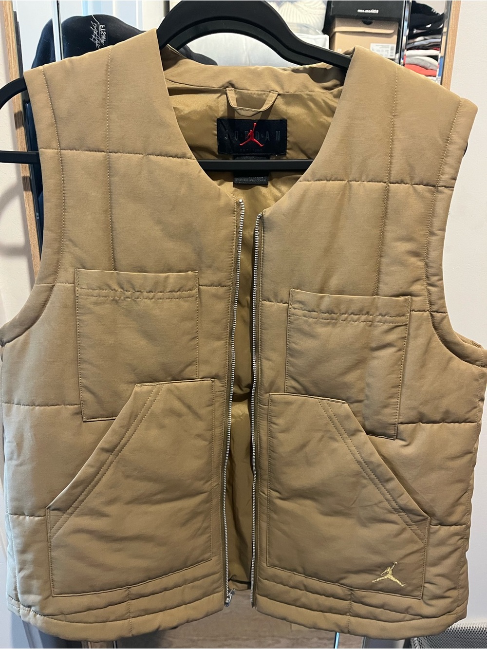 Jordan Quilted Chest-Pocket Vest in Khaki